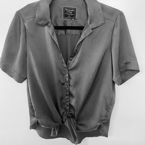 Abercrombie &Fitch- Satin/Button-down Tee